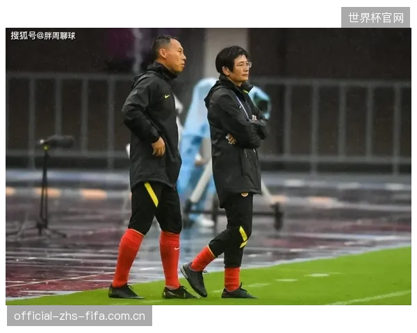 丰塞卡教练的战术棋盘上,马卢达成为球队打不开局面时的关键边路突破手。 丰塞卡教练的战术棋盘上,马卢达成为球队打不开局面时的关键边路突破手。
